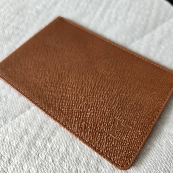 Authentic Louis Vuitton Bi Fold Card Holder GUC - Picture 2 of 8